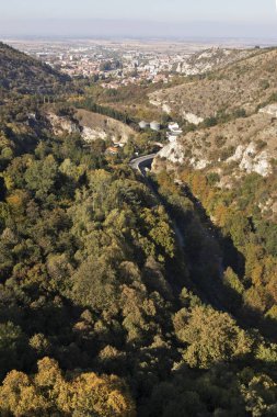 Bulgaristan 'ın Asenovgrad kentinin panoramik manzarası