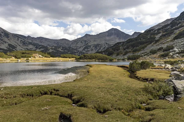 Muratovo (Hvoynato) lago a Pirin Mountain, Bulgaria — Foto Stock