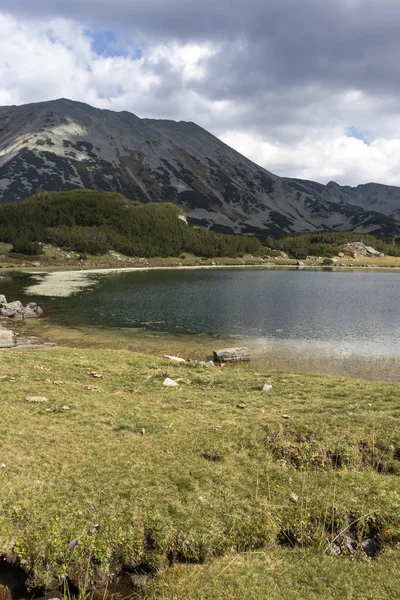 Muratovo (Hvoynato) lago a Pirin Mountain, Bulgaria — Foto Stock