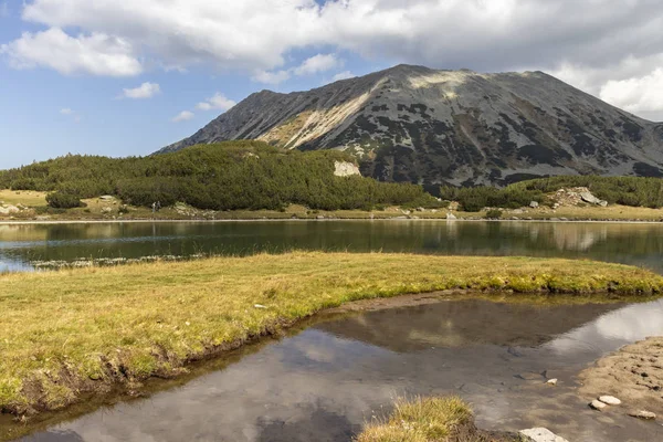 Muratovo (Hvoynato) lago a Pirin Mountain, Bulgaria — Foto Stock