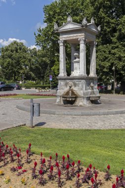 Niş şehir merkezinde Çeşme