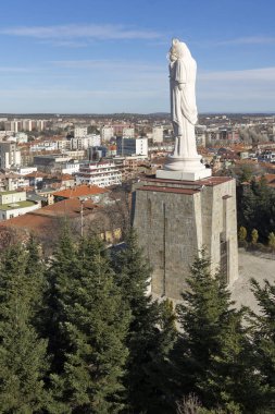 Bulgaristan 'ın Haskovo kentindeki Bakire Meryem Anıtı ve Panorama