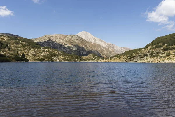 Lago Fish Banderitsa en Pirin Mountain, Bulgaria —  Fotos de Stock