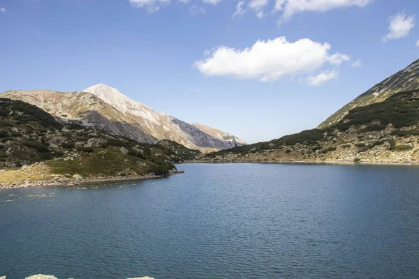 Озеро Фиш Бандерица на горе Пирин, Болгария — стоковое фото