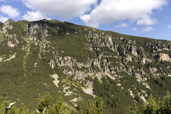 Malyoviska älvdal, Rila Mountain, Bulgarien — Stockfoto