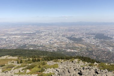 Vitosha Dağı 'ndaki Kamen Del Peak' ten Sofya manzarası