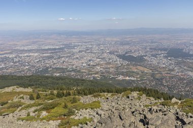 Vitosha Dağı 'ndaki Kamen Del Peak' ten Sofya manzarası