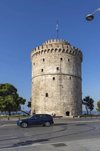 Историческая белая башня в городе Салоники, Греция — стоковое фото