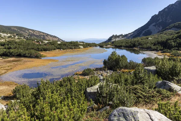 Landskap for fisk (Ribni) Innsjøer, Pirinfjellet, Bulgaria – stockfoto