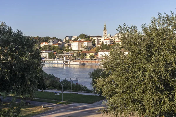 Panorama desde el puente de Branko hasta el casco antiguo de la ciudad de Belgrado — Foto de Stock