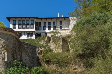 Bulgaristan 'ın Melnik kentinde sokak ve eski evler