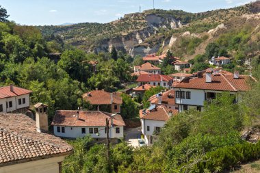 Bulgaristan 'ın Melnik kentinde sokak ve eski evler