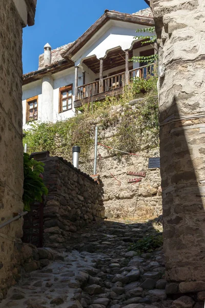 Calle y casas antiguas en la ciudad de Melnik, Bulgaria —  Fotos de Stock