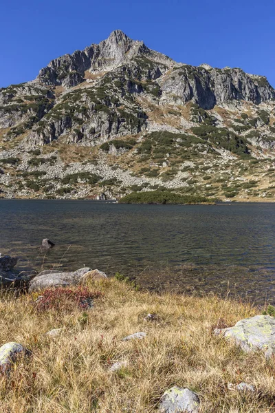 Paisaje del lago Popovo, Montaña Pirin, Bulgaria — Foto de Stock