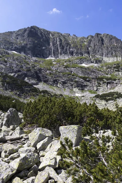 Paisaje cerca del pico del Camello, Montaña Rila, Bulgaria —  Fotos de Stock