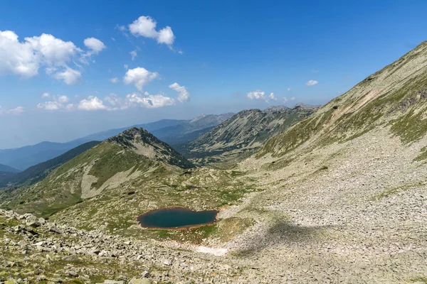 Тропа для восхождения на пик Каменца, Гора Пирин, Болгария — стоковое фото