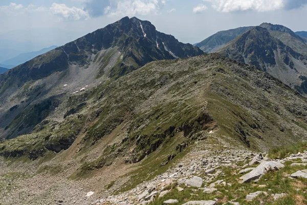 Trilha para escalada de Kamenitsa Peak, Pirin Mountain, Bulgária — Fotografia de Stock