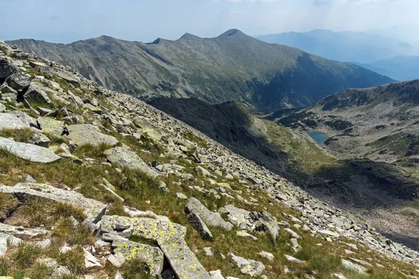 Weg zur Besteigung des Kamenitsa-Gipfels, Pirin-Gebirges, Bulgariens — Stockfoto