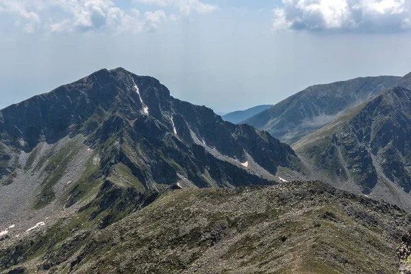 Landskap från Kamenitsa Peak, Pirin Mountain, Bulgarien — Stockfoto