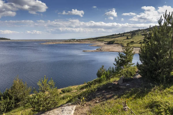 Panorama Belmeken Reservoir, Rila mountain, Bulgaria — Stock fotografie