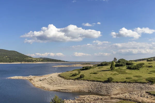 Panorama del Belmeken Reservoir, montagna di Rila, Bulgaria — Foto Stock