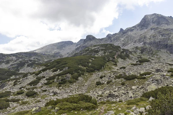 Landskap nära Prekorech cirkus, Rila Mountain, Bulgarien — Stockfoto