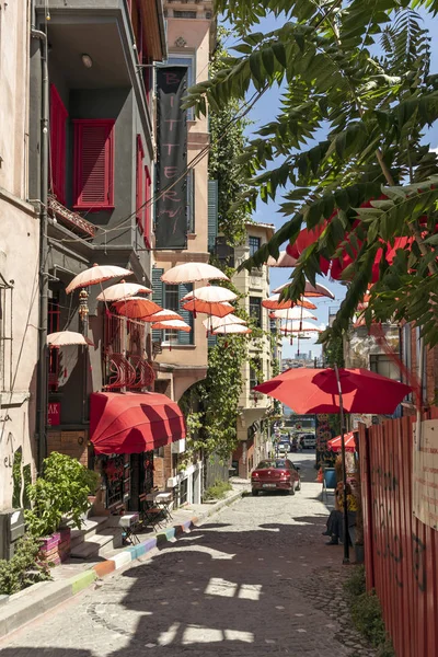 İstanbul 'un Balat ilçesinde sokak ve bina