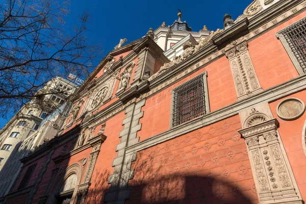 Iglesia de Calatravas en la calle Alcalá de Madrid — Foto de Stock