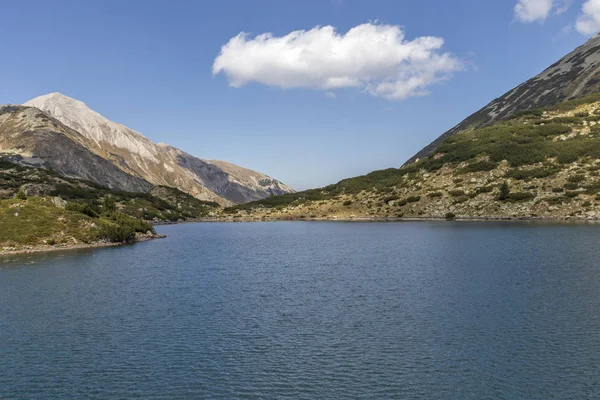 Ikan Danau Banderitsa dan Puncak Vihren, Pirin Gunung, Bulgaria — Stok Foto