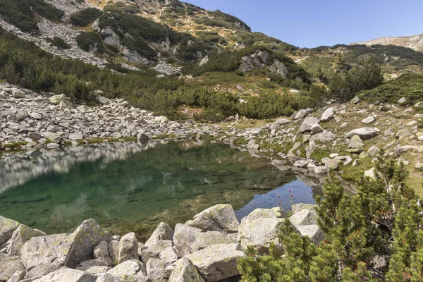 Panorama av Fish Banderitsa lake, Pirin Mountain, Bulgaria – stockfoto