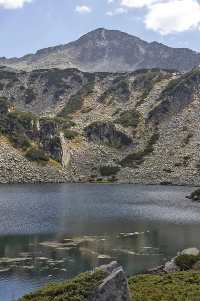 Banderitsa danau dan Banderishki Chukar puncak, Pirin Gunung — Stok Foto