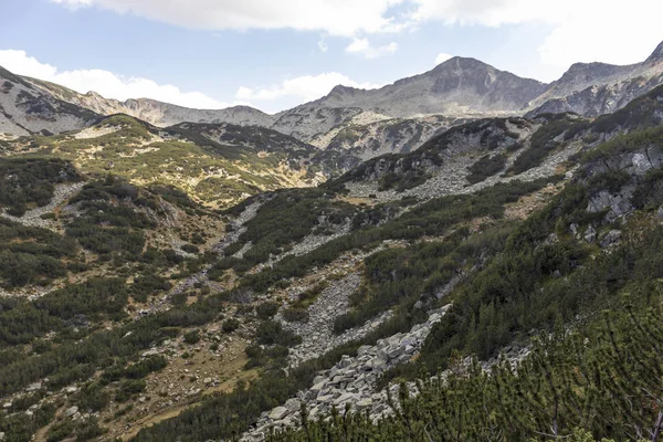 Panorama intorno al lago Fish Banderitsa, Pirin Mountain — Foto Stock