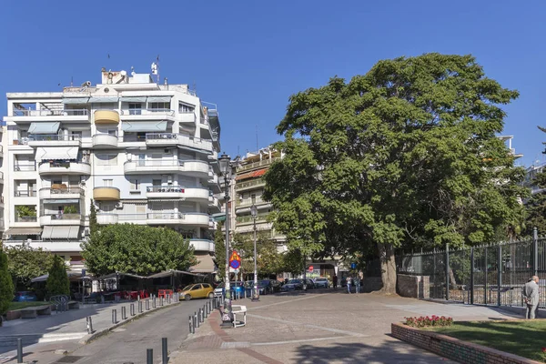 Typische straat in Thessaloniki, Griekenland — Stockfoto