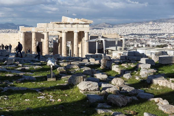 Monumentales tor propylaea in der akropolis von athens, griechenland — Stockfoto