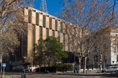 Madrid 'deki tipik bina ve caddeler
