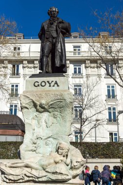 Madrid 'deki Goya Heykeli