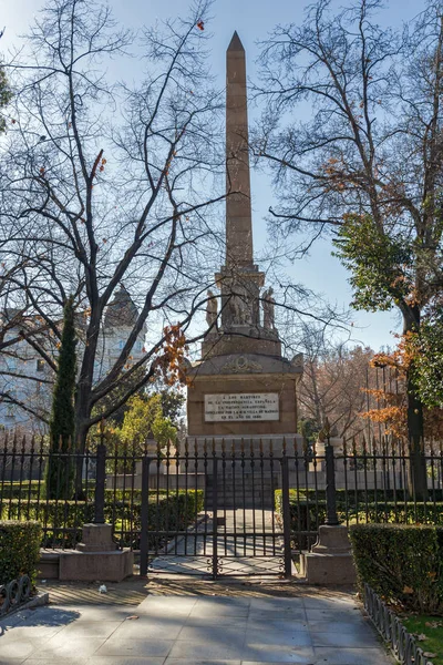 Monument över fallna hjältar i staden Madrid — Stockfoto