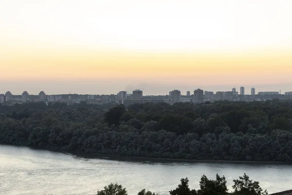 Sonnenuntergang Blick auf die Stadt Belgrad, Serbien — Stockfoto