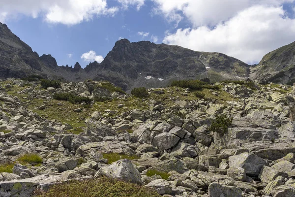 Landschap van Prekorech circus, Rila Mountain, Bulgarije — Stockfoto