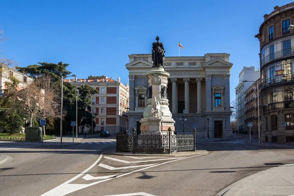 Maria Cristina de Borbon Statue in City of Madrid, Spain — 스톡 사진