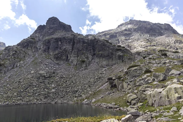 Paesaggio del circo di Prekorech, montagna di Rila, Bulgaria — Foto Stock