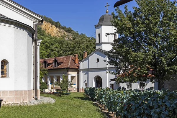 Mosteiro de Rakovica perto de Belgrado, Sérvia — Fotografia de Stock