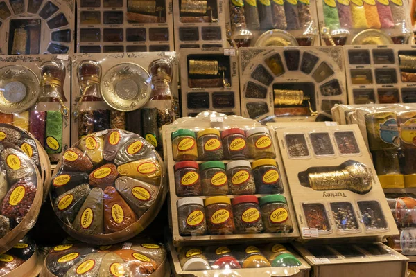 Rynek przypraw znany jako egipski bazar w Stambule, Turcja — Zdjęcie stockowe
