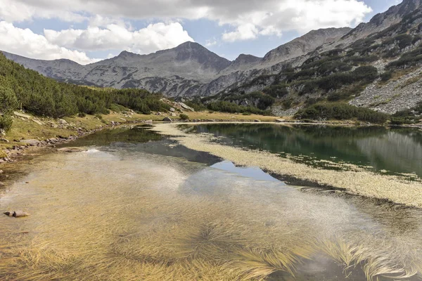 Paisagem do lago Muratovo na Montanha Pirin, Bulgária — Fotografia de Stock