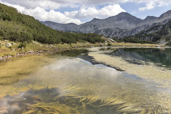 Landschaft des Muratowo-Sees am Piringebirge, Bulgarien — Stockfoto