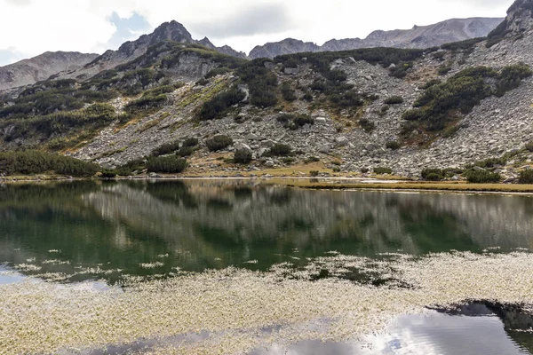 Landscape of Muratovo lake at Pirin Mountain, Bulgaria — Stock Photo, Image