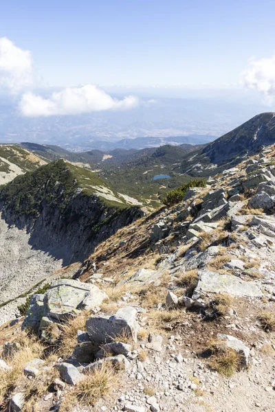 Paisaje desde el pico Dzhano, Montaña Pirin, Bulgaria — Foto de Stock