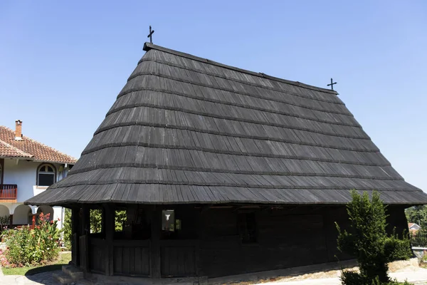 セルビアのヴェリカ・プラナの町に近いポカニツァ修道院 — ストック写真