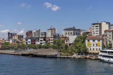 İstanbul, Türkiye 'deki Galata köprüsünden panoramik manzara