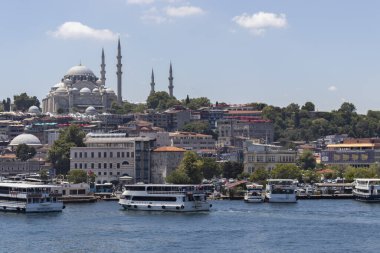 İstanbul, Türkiye 'deki Galata köprüsünden panoramik manzara
